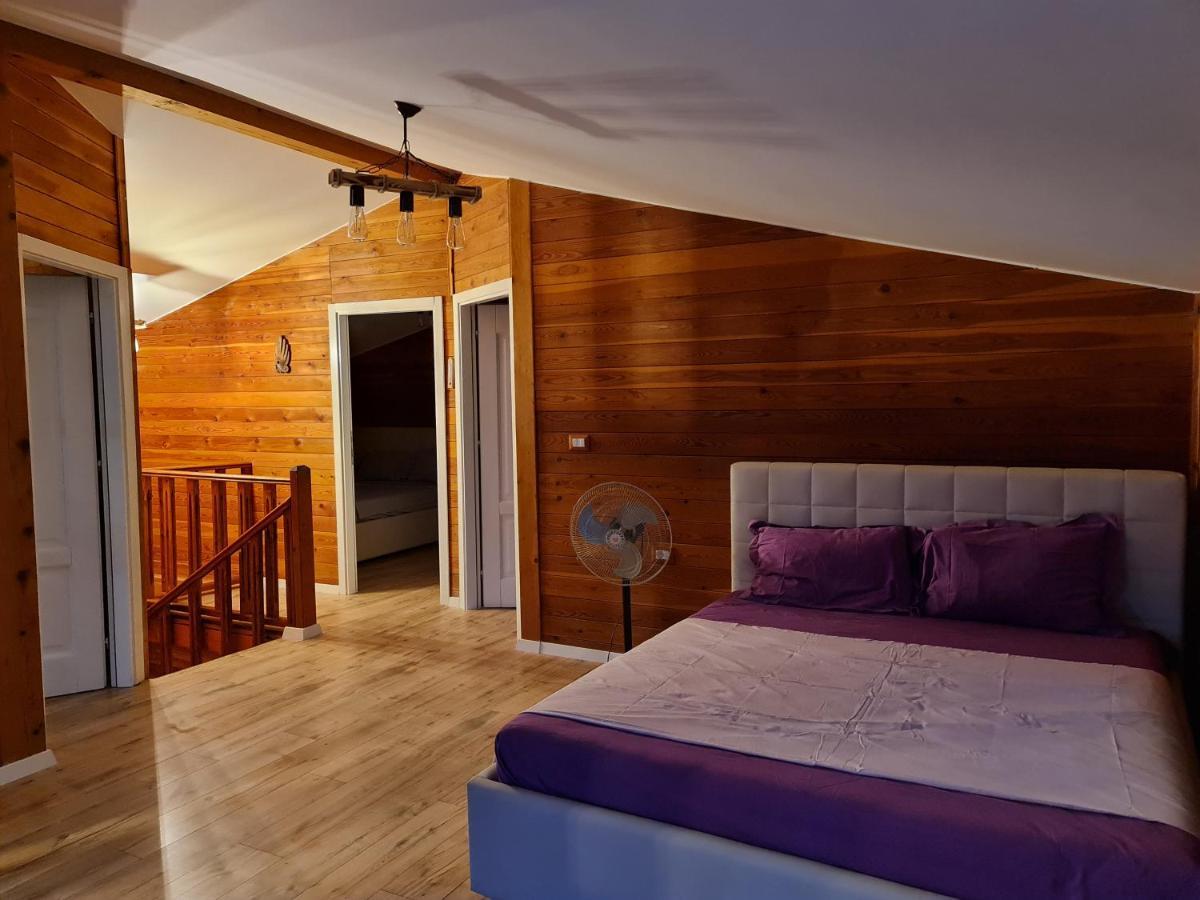 Isea Wood Villa Rrushkull  Exterior photo