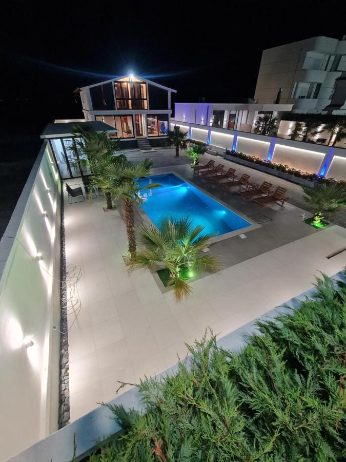 Isea Wood Villa Rrushkull  Exterior photo